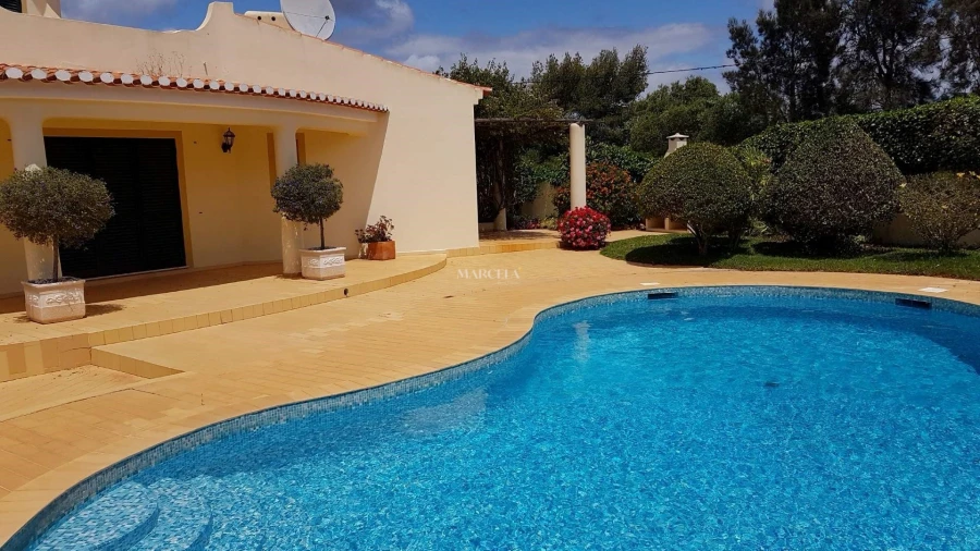 Moradia T4 para Arrendamento férias em Lagos (São Sebastião e Santa Maria) Foto 8