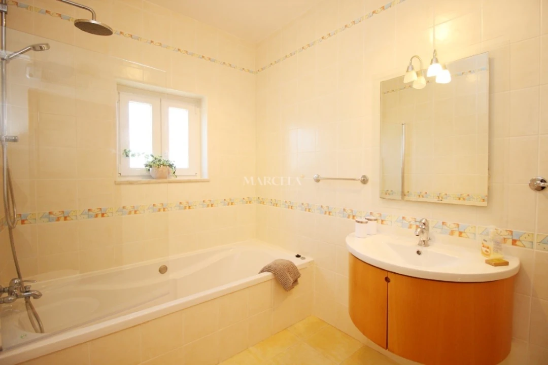 Moradia T4 para Arrendamento férias em Lagos (São Sebastião e Santa Maria) Foto 32