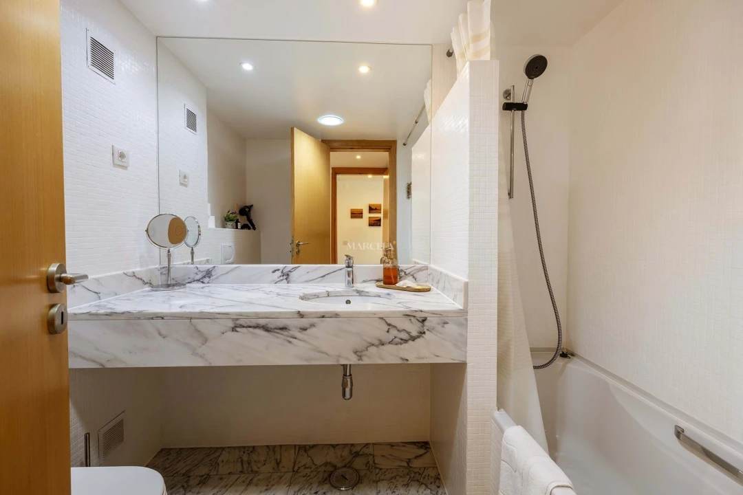 Apartamento T2 para Arrendamento férias em Lagos (São Sebastião e Santa Maria) Foto 18