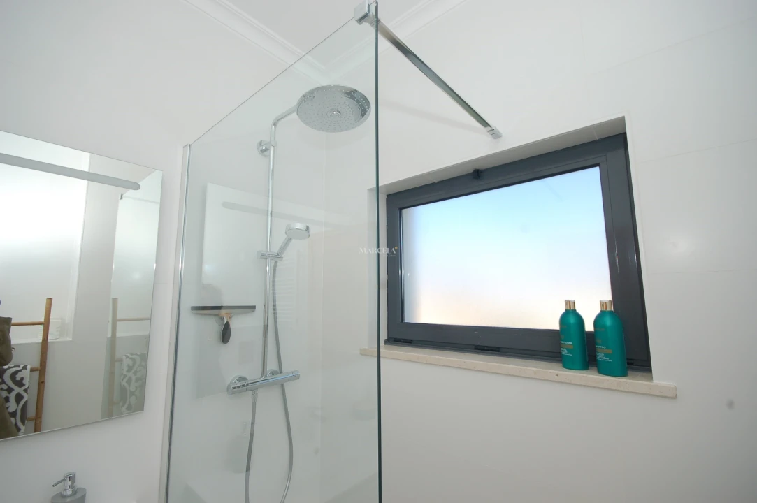 Apartamento T2 para Arrendamento férias em Lagos (São Sebastião e Santa Maria) Foto 25