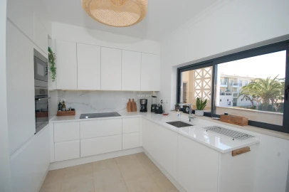 Apartamento T2 para Arrendamento férias em Lagos (São Sebastião e Santa Maria)