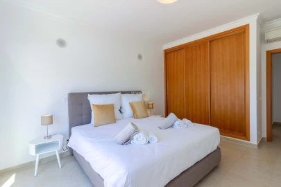 Apartamento T2 para Arrendamento férias em Lagos (São Sebastião e Santa Maria)