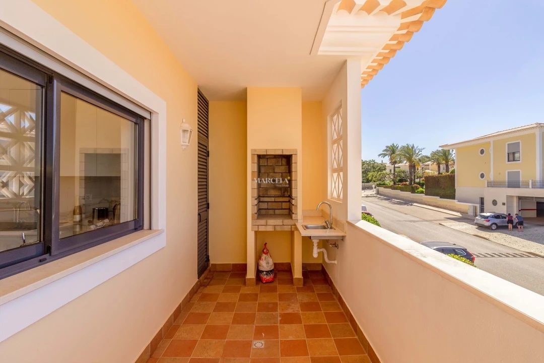 Apartamento T2 para Arrendamento férias em Lagos (São Sebastião e Santa Maria) Foto 38