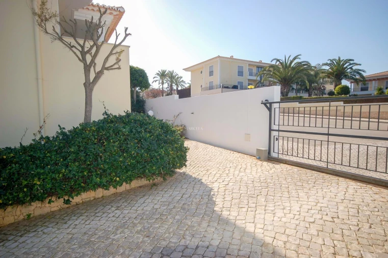 Apartamento T2 para Arrendamento férias em Lagos (São Sebastião e Santa Maria) Foto 27