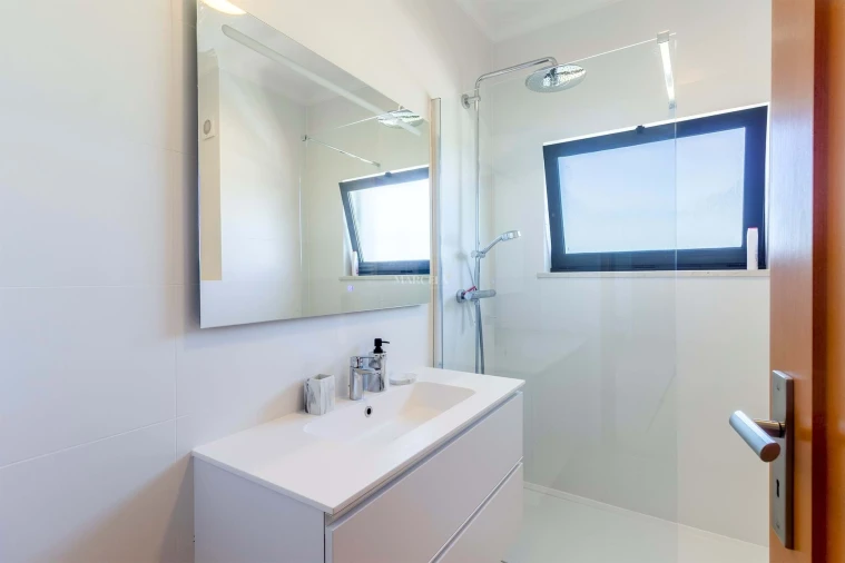 Apartamento T2 para Arrendamento férias em Lagos (São Sebastião e Santa Maria) Foto 34