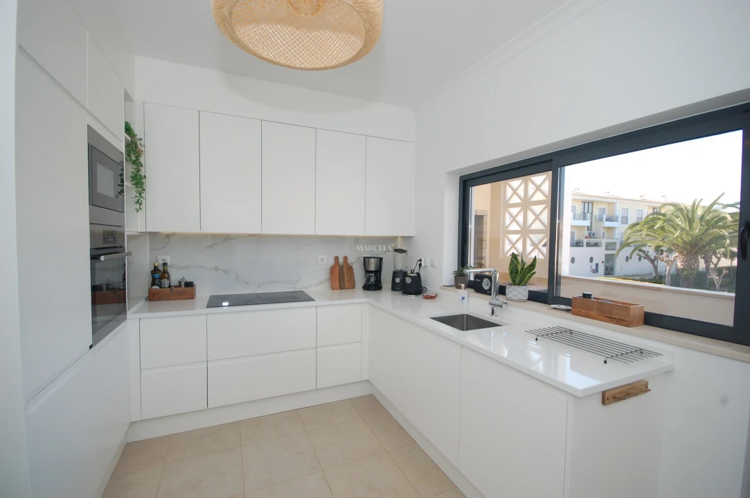 Apartamento T2 para Arrendamento férias em Lagos (São Sebastião e Santa Maria) Foto 12