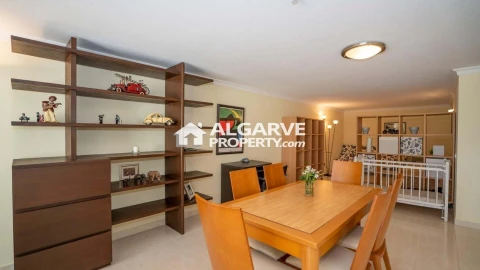 Apartamento T4 para Venda em Quarteira