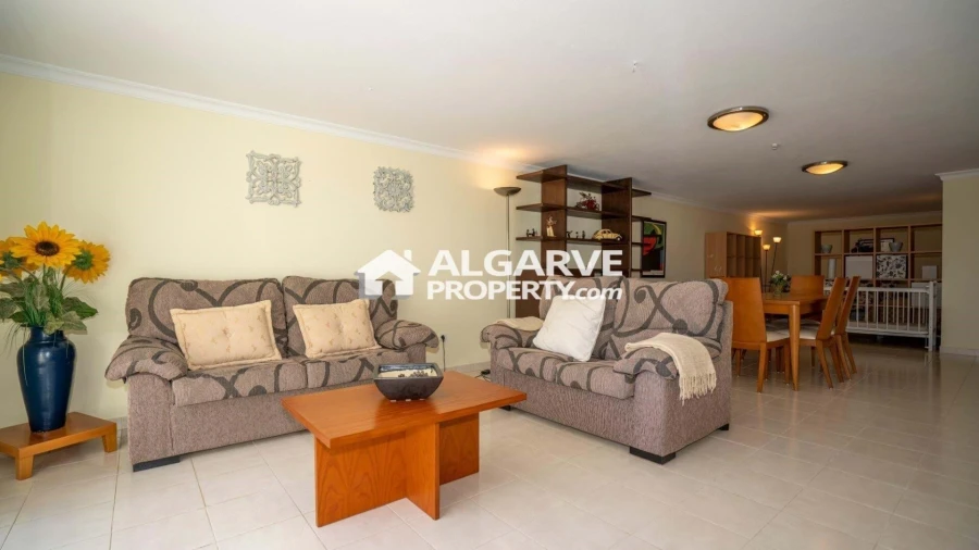 Apartamento T4 para Venda em Quarteira Foto 18