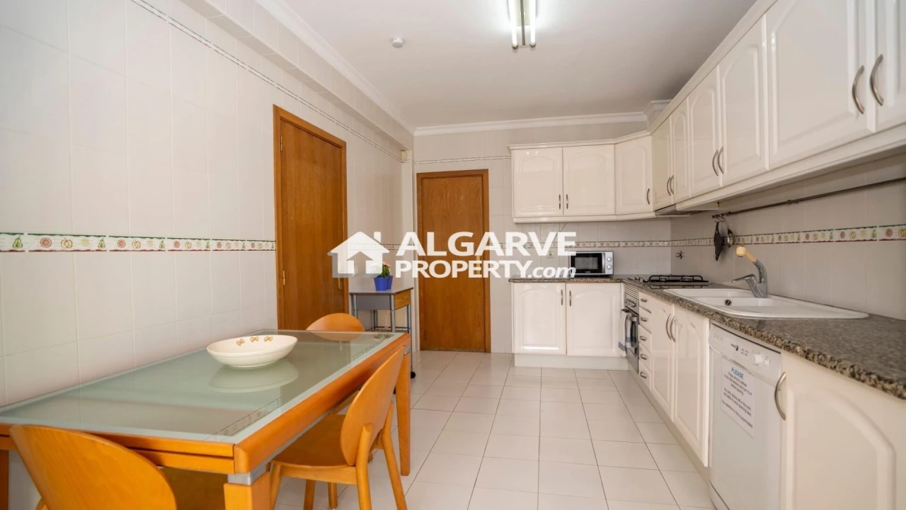 Apartamento T4 para Venda em Quarteira Foto 26