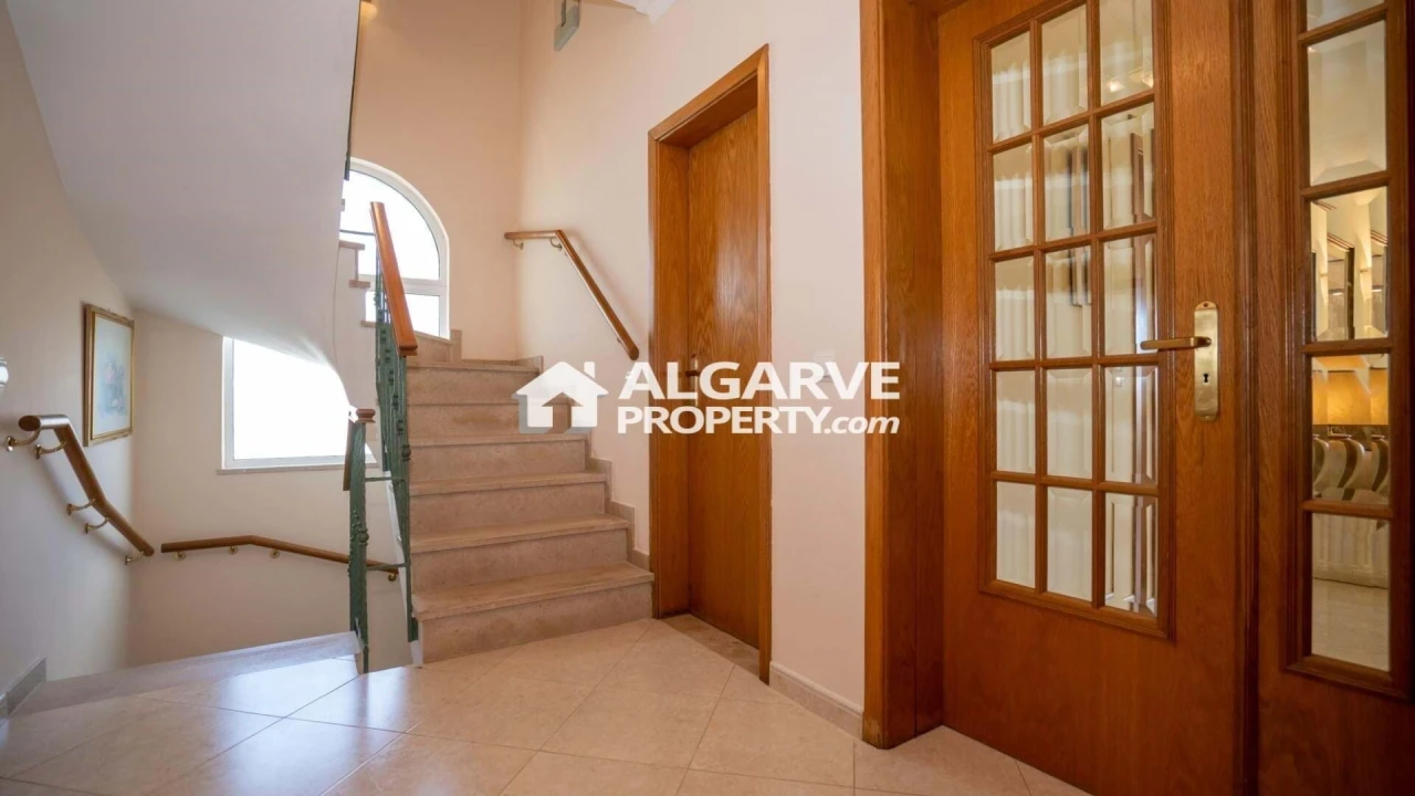 Apartamento T4 para Venda em Quarteira Foto 22