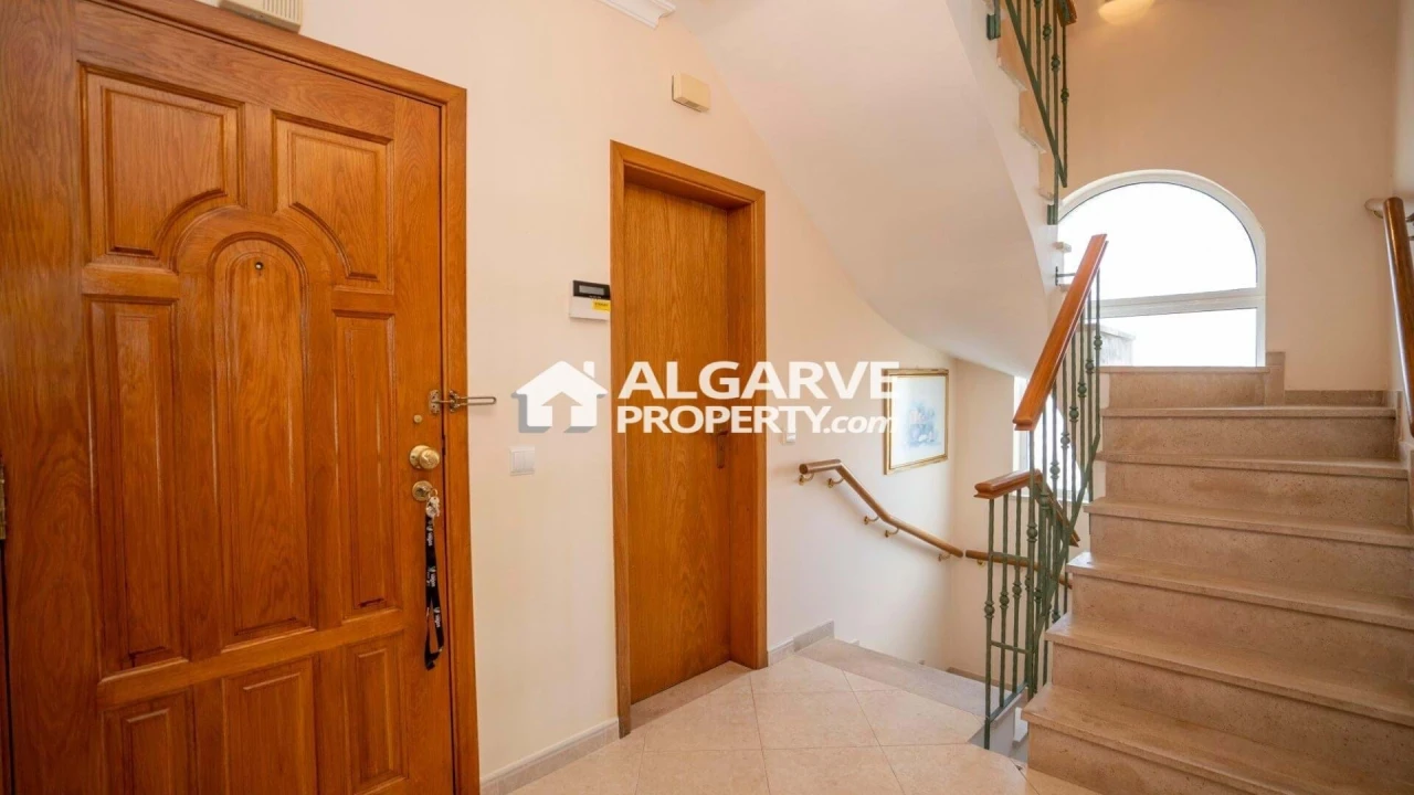 Apartamento T4 para Venda em Quarteira Foto 23