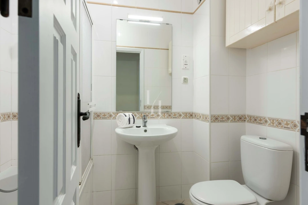 Apartamento T2 para Arrendamento férias em Quarteira Foto 6