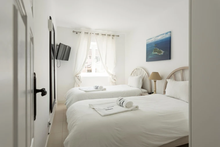 Apartamento T2 para Arrendamento férias em Quarteira Foto 13