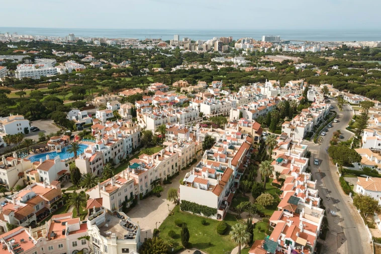 Apartamento T2 para Arrendamento férias em Quarteira Foto 25