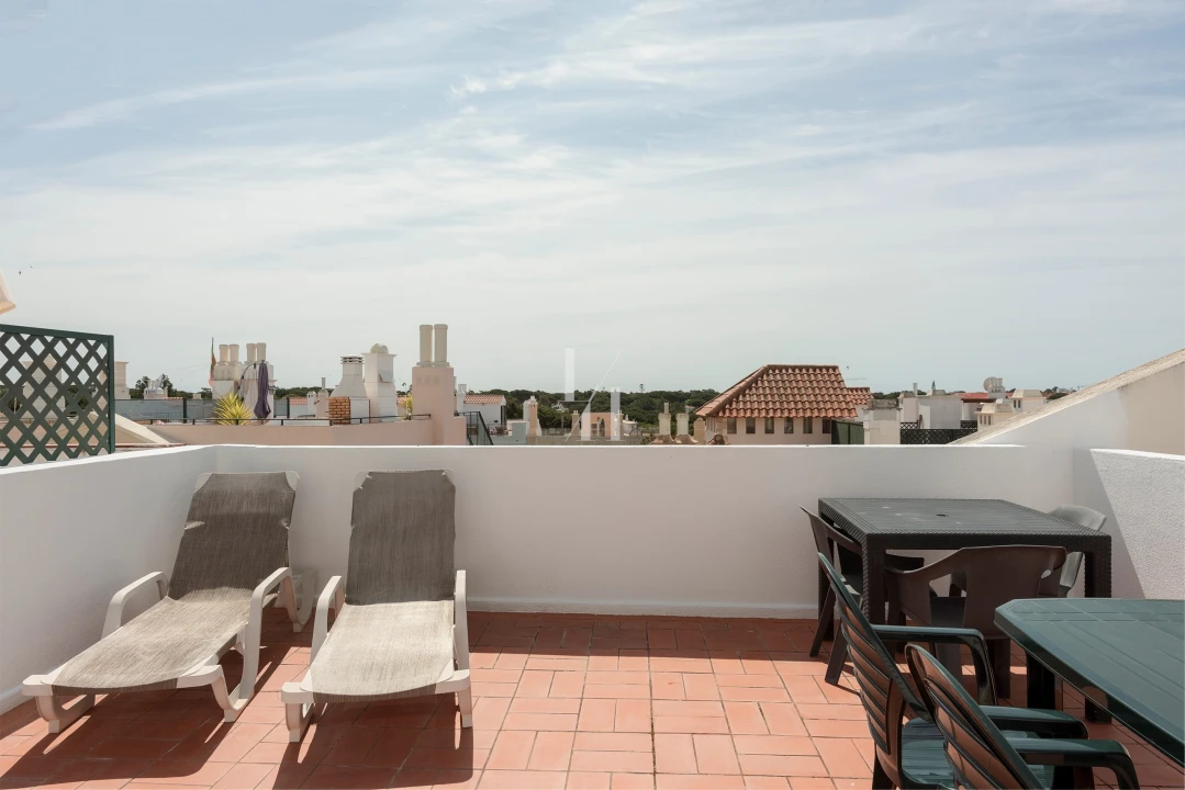 Apartamento T2 para Arrendamento férias em Quarteira Foto 21