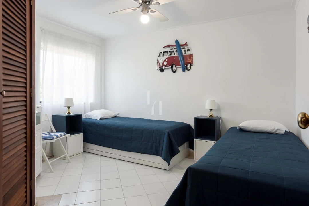 Apartamento T2 para Arrendamento férias em Quarteira Foto 13