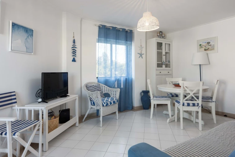 Apartamento T2 para Arrendamento férias em Quarteira Foto 7