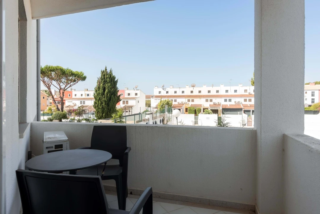 Apartamento T2 para Arrendamento férias em Quarteira Foto 8