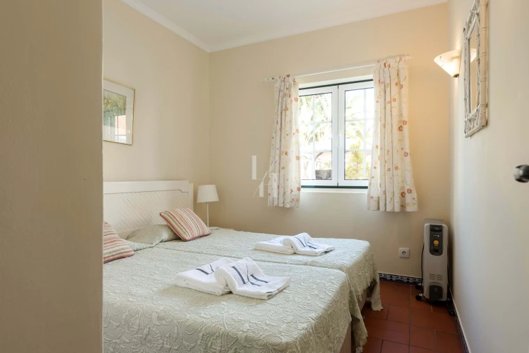 Apartamento T2 para Arrendamento férias em Quarteira Foto 7