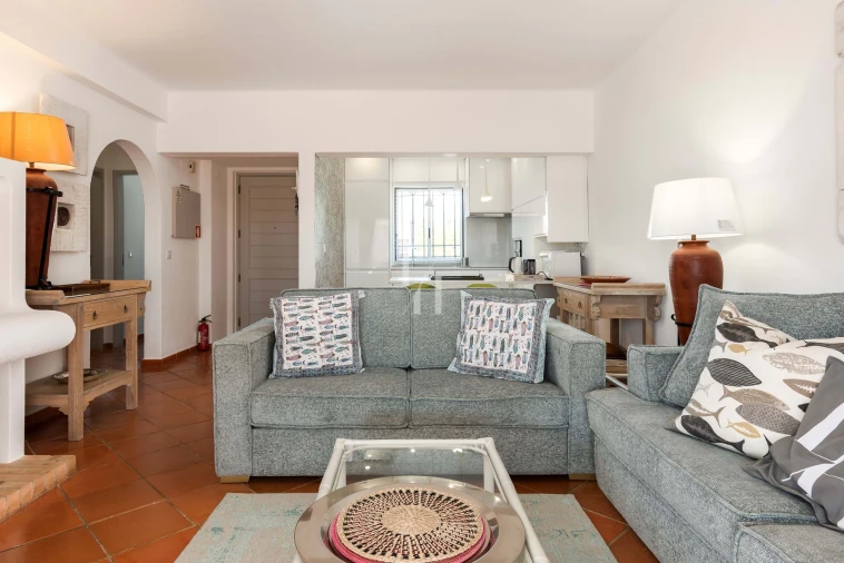 Apartamento T2 para Arrendamento férias em Quarteira Foto 14