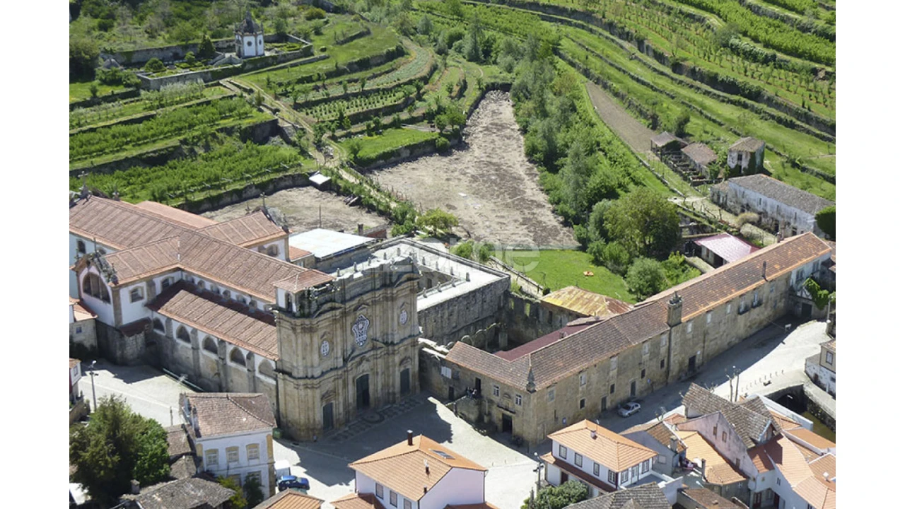 Moradia T7 para Venda em Salzedas Foto 10