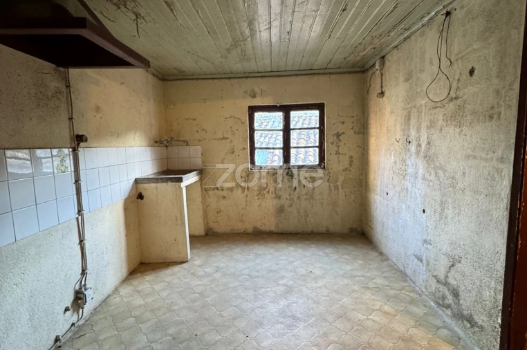 Moradia T7 para Venda em Salzedas Foto 44