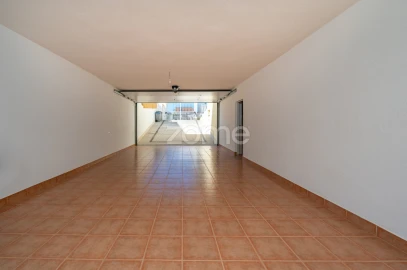 Moradia T4 para Venda em Corroios