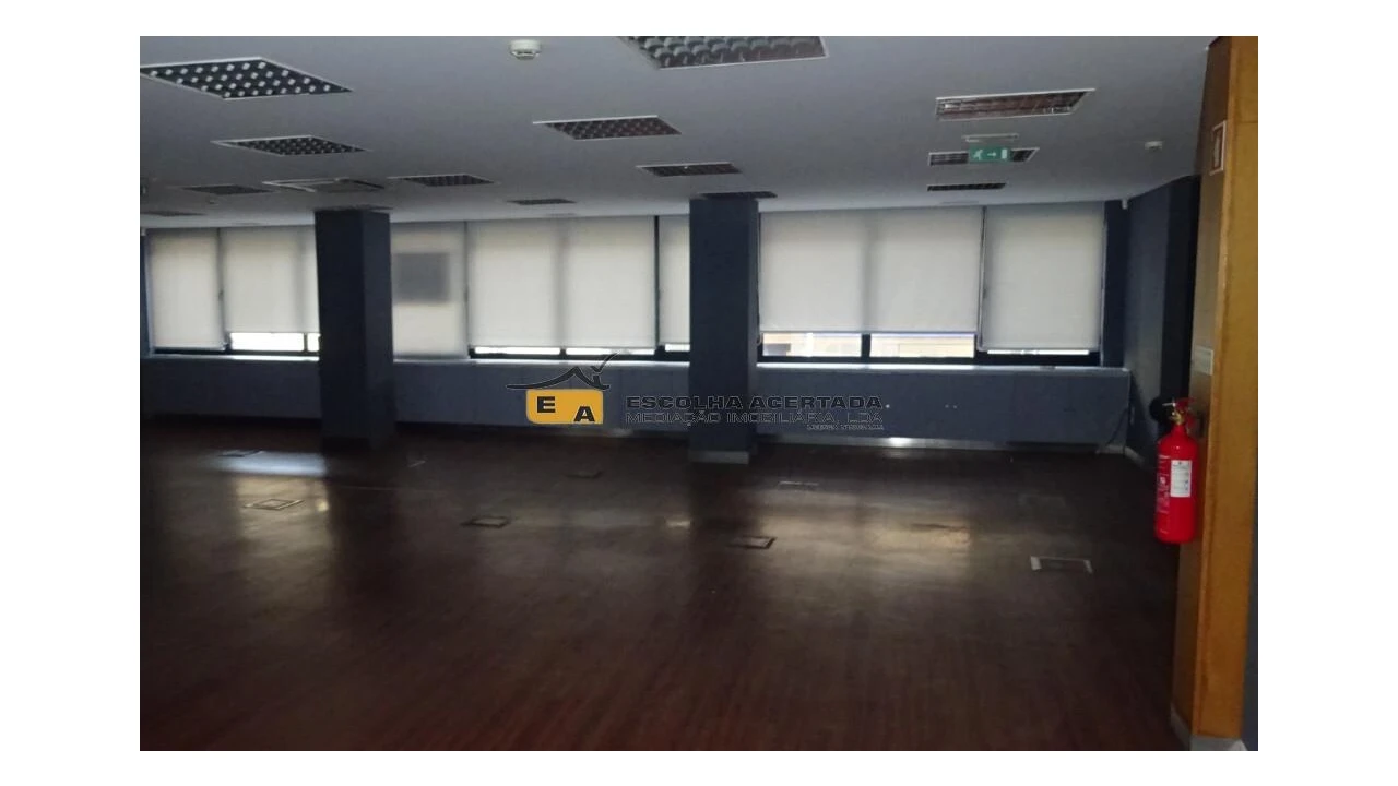 Escritório para Arrendamento em Lordelo do Ouro e Massarelos Foto 5