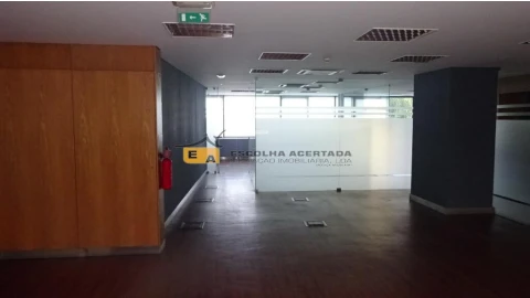 Escritório para Arrendamento em Lordelo do Ouro e Massarelos