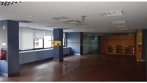 Escritório para Arrendamento em Lordelo do Ouro e Massarelos