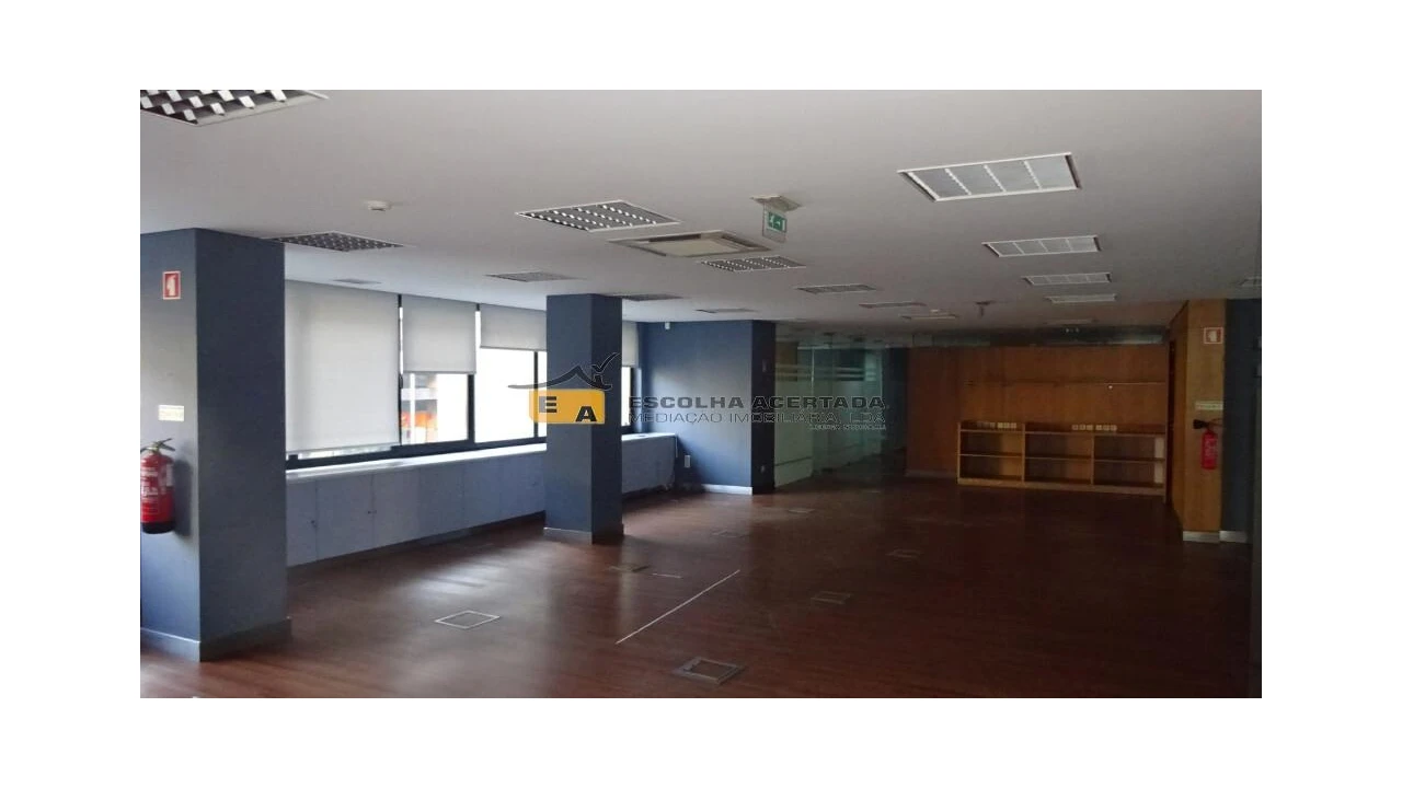 Escritório para Arrendamento em Lordelo do Ouro e Massarelos Foto 6