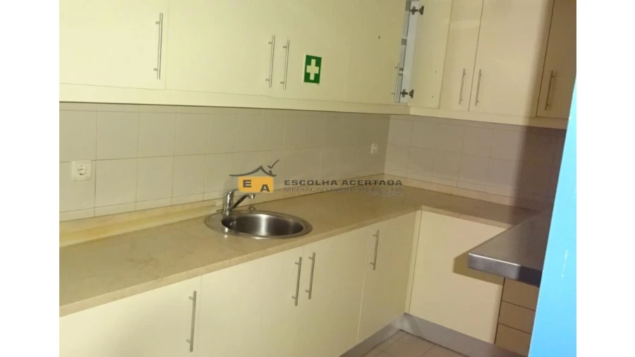 Escritório para Arrendamento em Lordelo do Ouro e Massarelos Foto 2