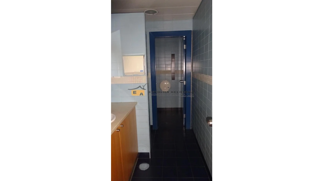 Escritório para Arrendamento em Lordelo do Ouro e Massarelos Foto 7