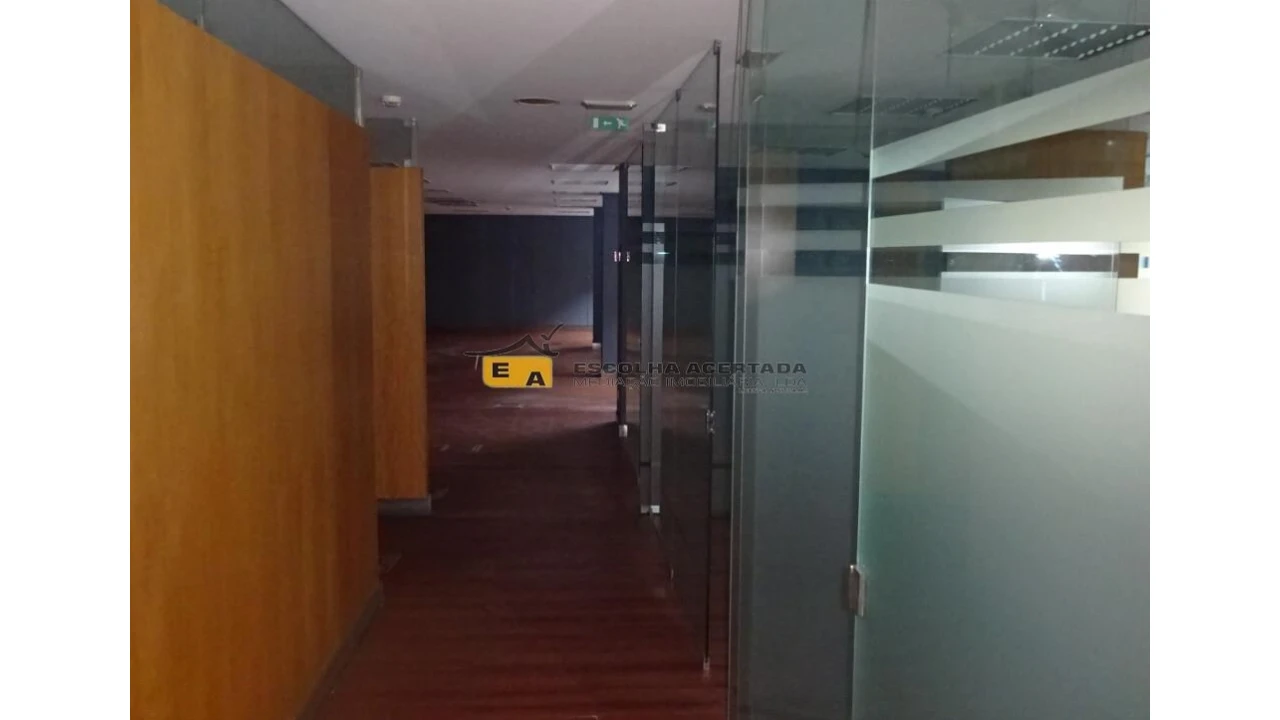 Escritório para Arrendamento em Lordelo do Ouro e Massarelos Foto 3