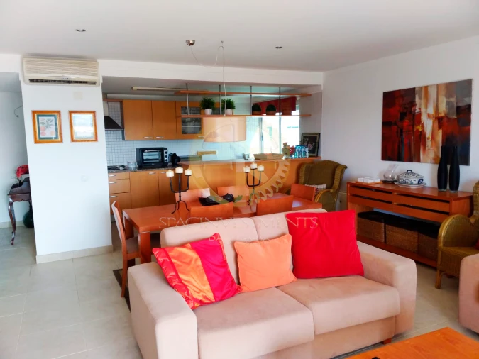 Apartamento T2 para Venda em Portimão Foto 2