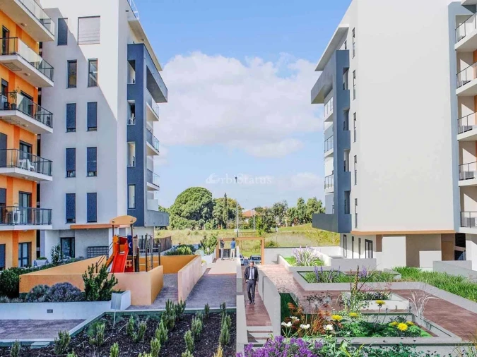 Apartamento T4 para Venda em Seixal Foto 4