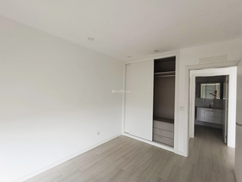 Apartamento T1 para Venda em Sesimbra (Santiago) Foto 9