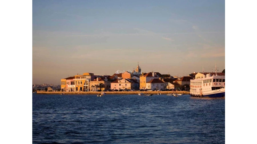 Apartamento T2 para Venda em Seixal Foto 12