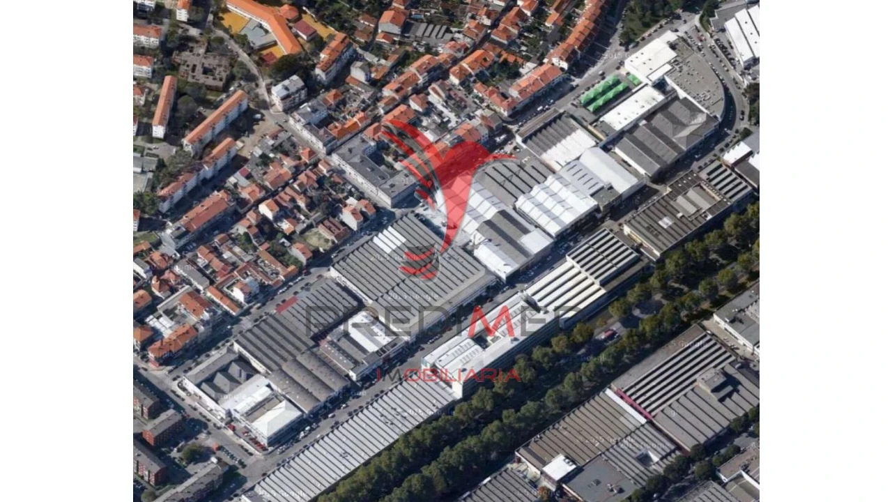 Garagem para Venda em Ramalde Foto 3