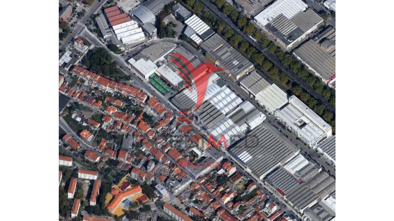 Garagem para Venda em Ramalde Foto 1