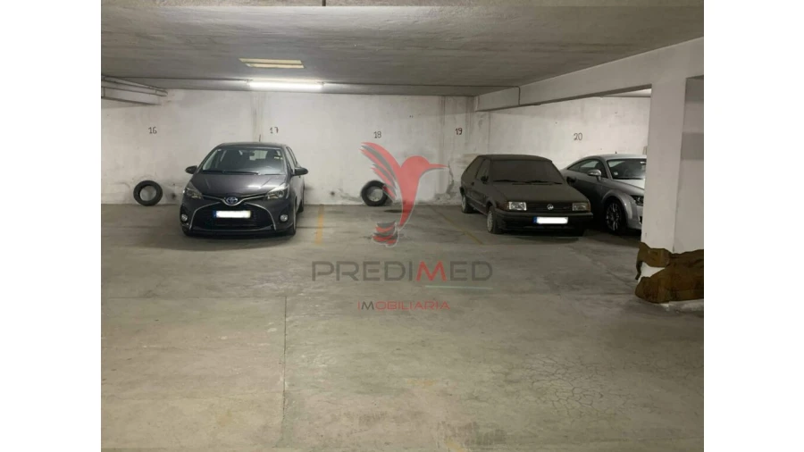 Garagem para Venda em Ramalde Foto 2