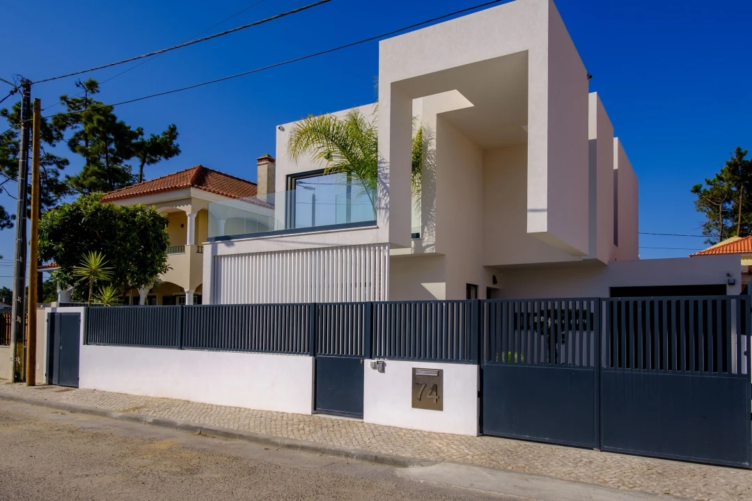 Moradia T4 para Venda em Charneca de Caparica e Sobreda Foto 3