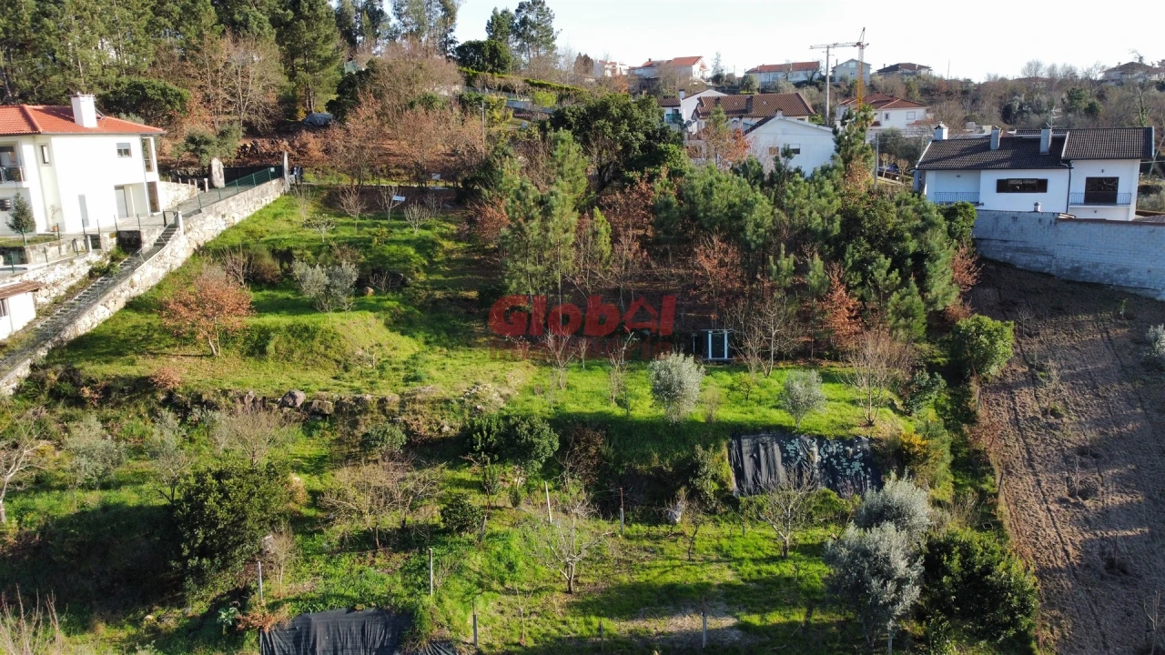 Terreno para Venda em Orgens Foto 1