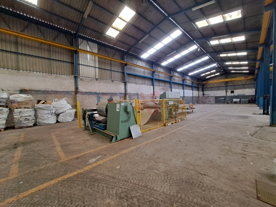 Armazém para Venda em Vila Chã, Codal e Vila Cova de Perrinho Foto 3