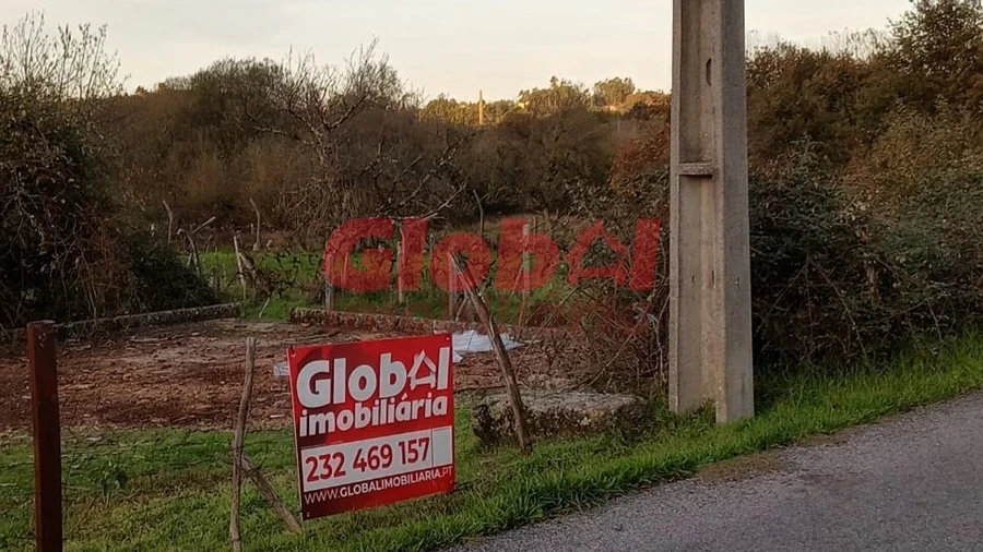 Terreno para Venda em Queirã
