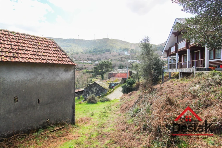 Terreno para Venda em Carvalhais e Candal Foto 8