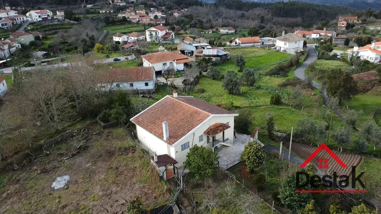 Moradia T3 para Venda em Arcozelo das Maias Foto 34