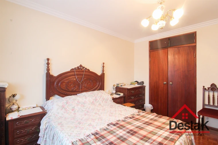 Moradia T3 para Venda em Arcozelo das Maias Foto 17