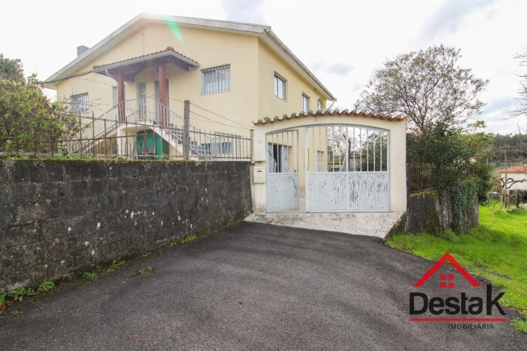 Moradia T3 para Venda em Arcozelo das Maias Foto 2