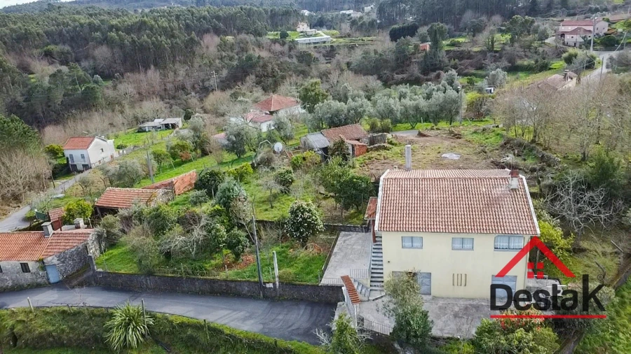 Moradia T3 para Venda em Arcozelo das Maias Foto 30